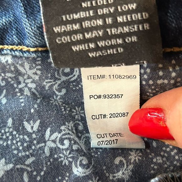 TORRID Jeans Size 12R Blue Curvy Fit High Rise Skinny Leg Stretch Cropped Jean - Picture 6 of 6